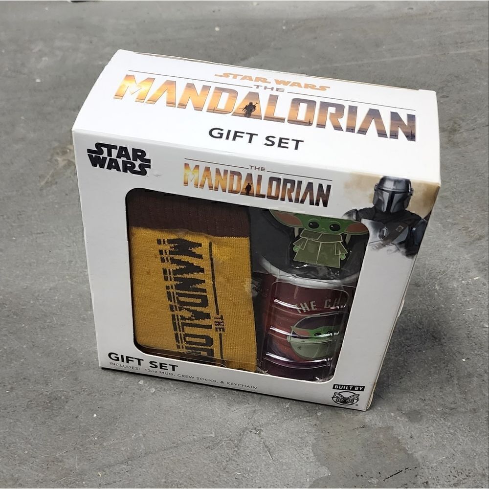 Star Wars the mandalorian gift set